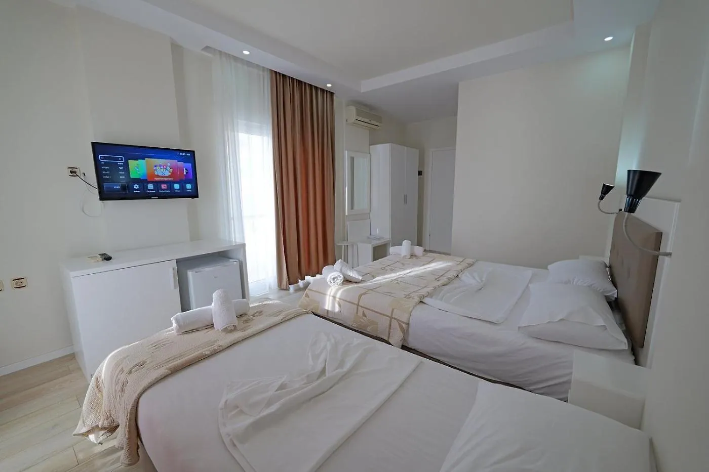 Helia Seaside Hotel Saranda Albánia