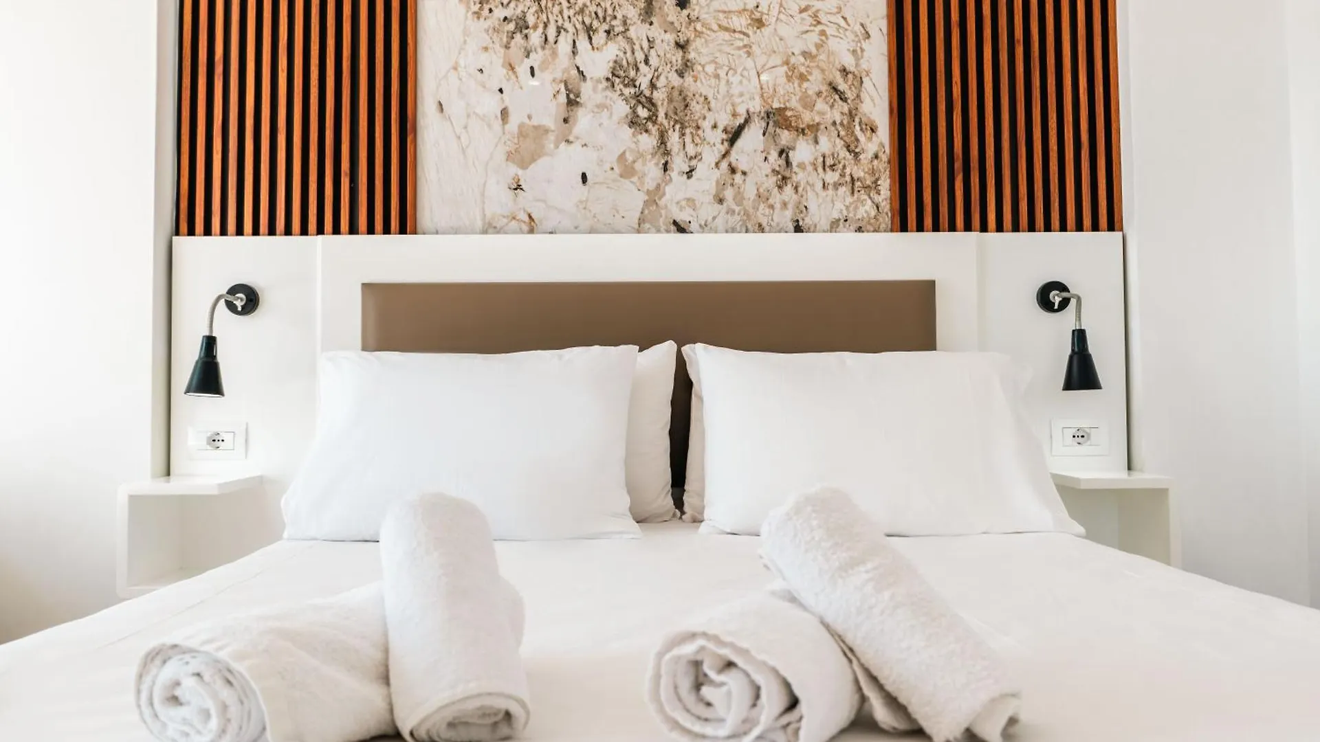 Helia Seaside Hotel Sarandë