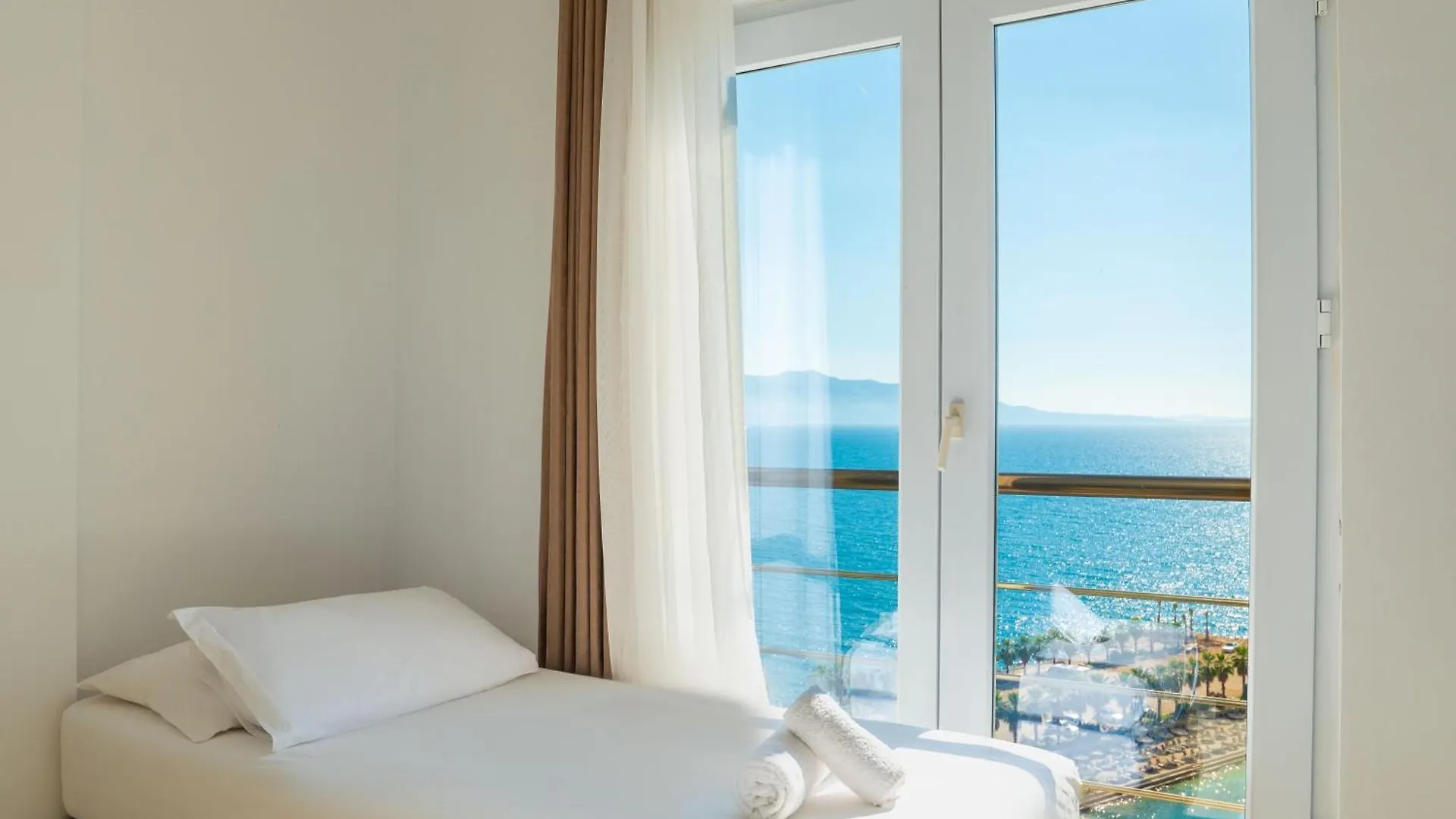 Helia Seaside Hotel Sarande