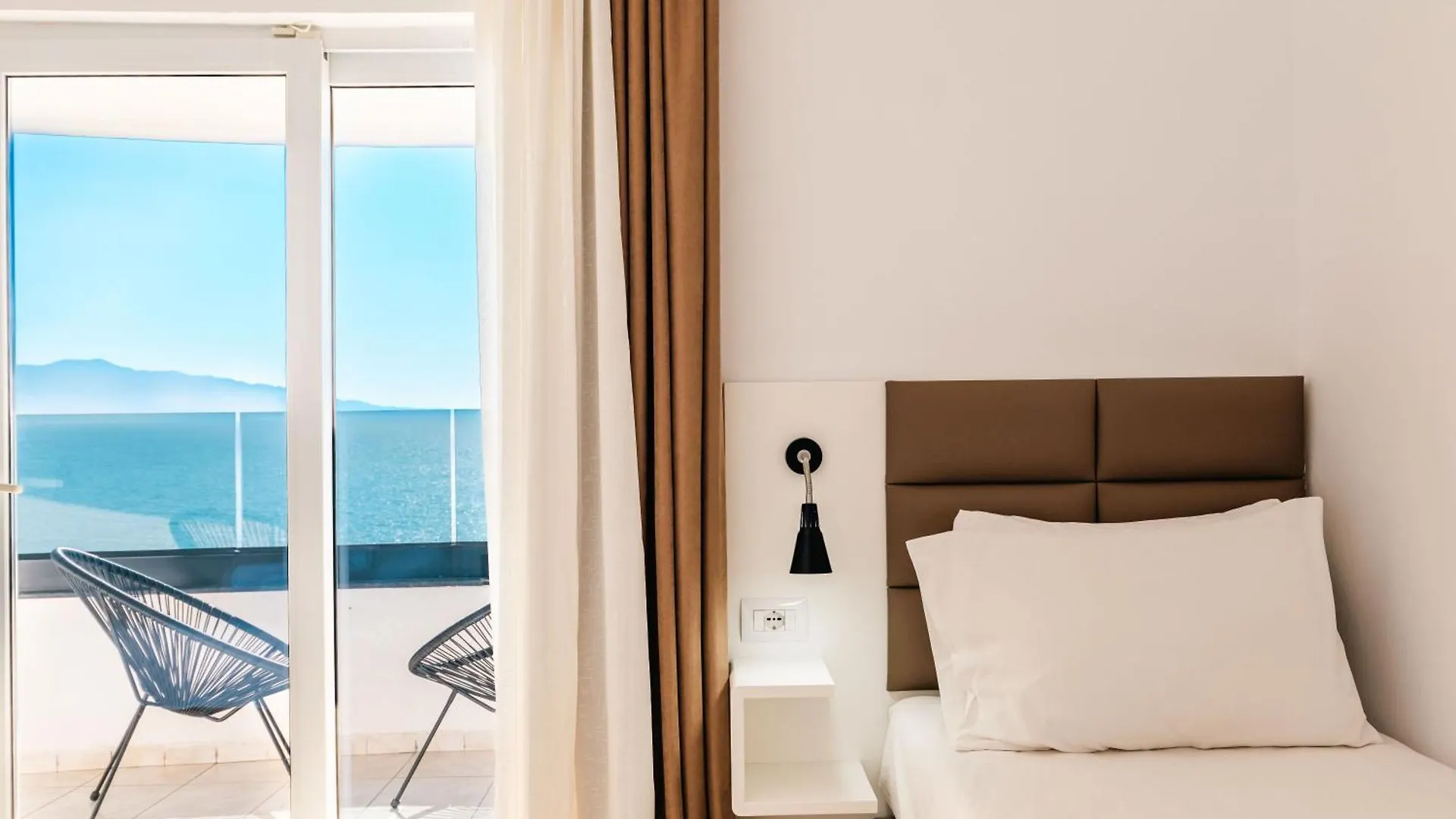 Helia Seaside Hotel Sarande